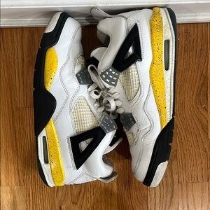 Air Jordan 4 Retro LS “Tour yellow”